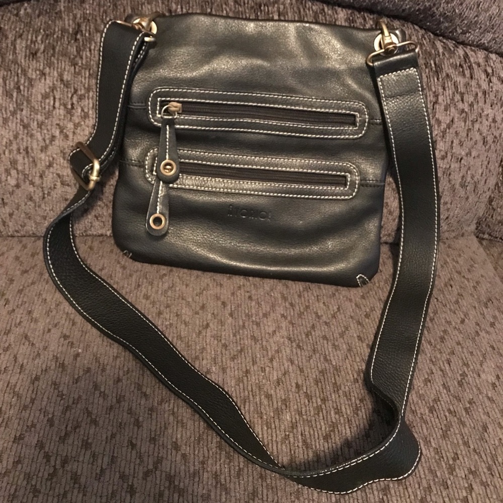 Avorio Italian Leather Black Crossbody Bag